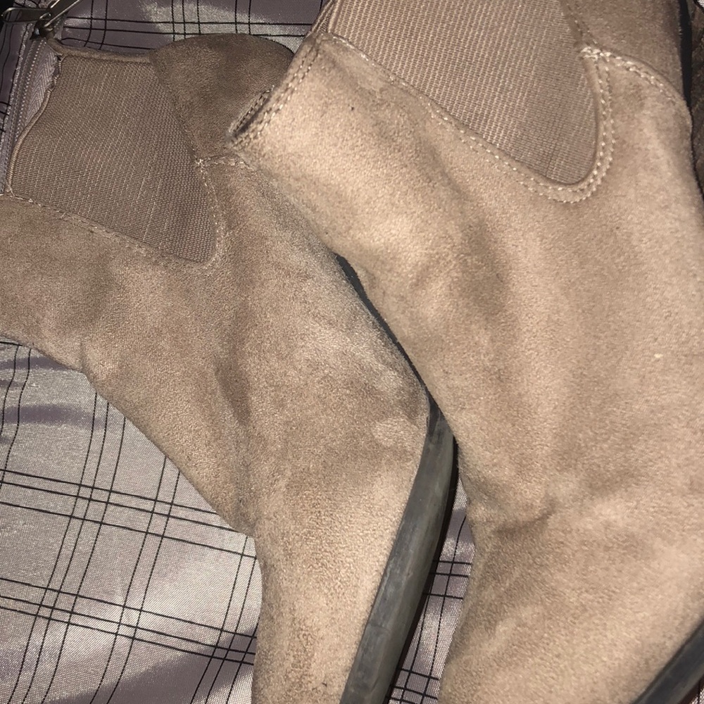High Heel low topped boots
